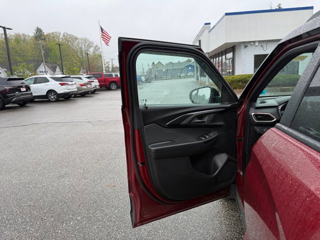 Used 2023 Chevrolet TrailBlazer RS w/ Convenience Package AWD/4WD image 23