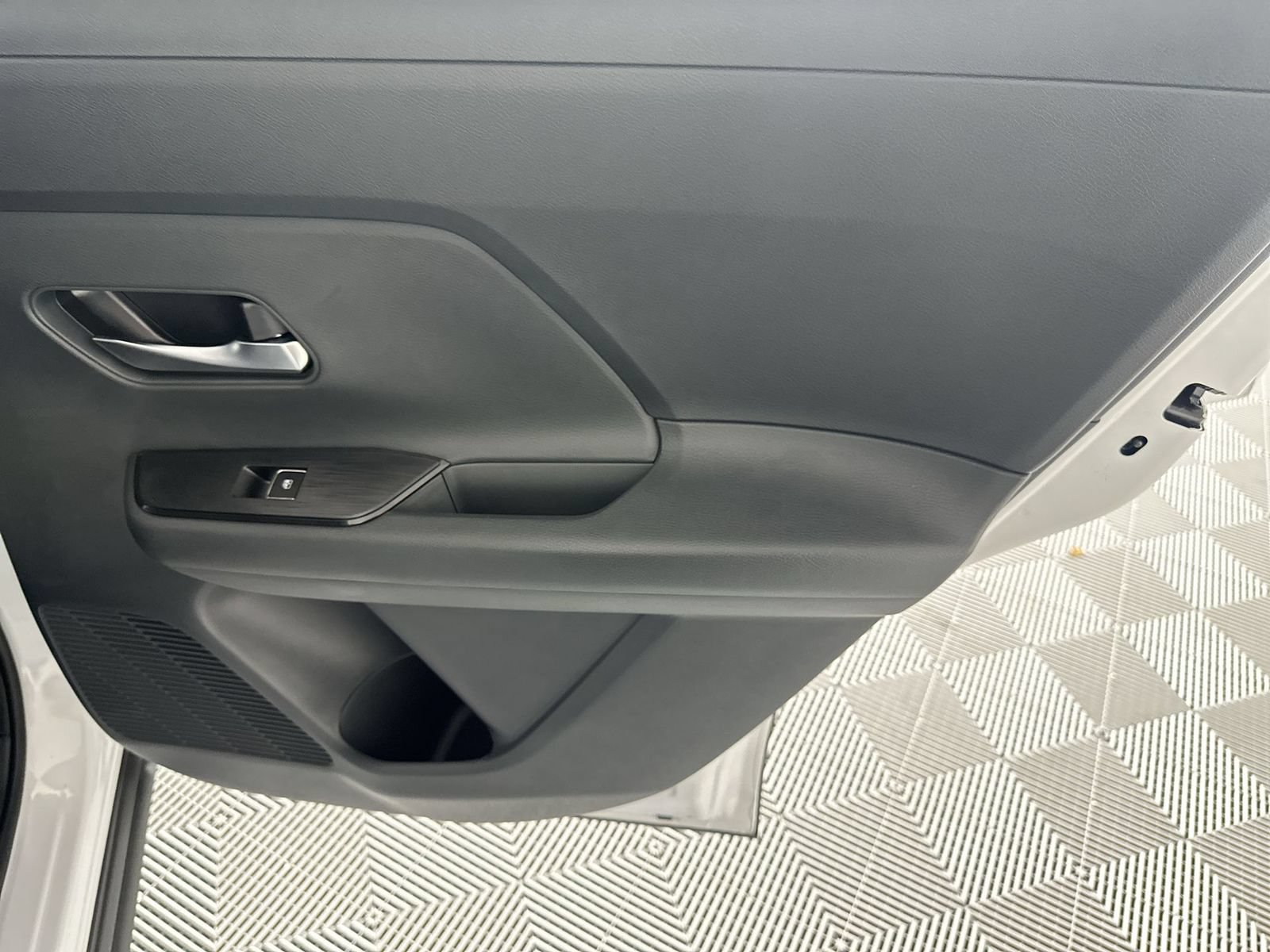 Certified 2026 Nissan Kicks SR w/ SR Premium Package FWD image 31