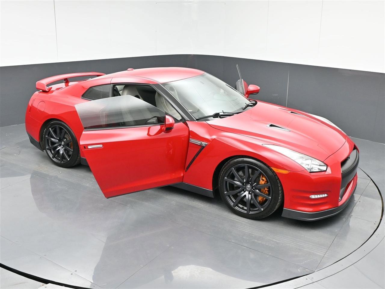 Used 2013 Nissan GT-R Premium AWD/4WD image 36