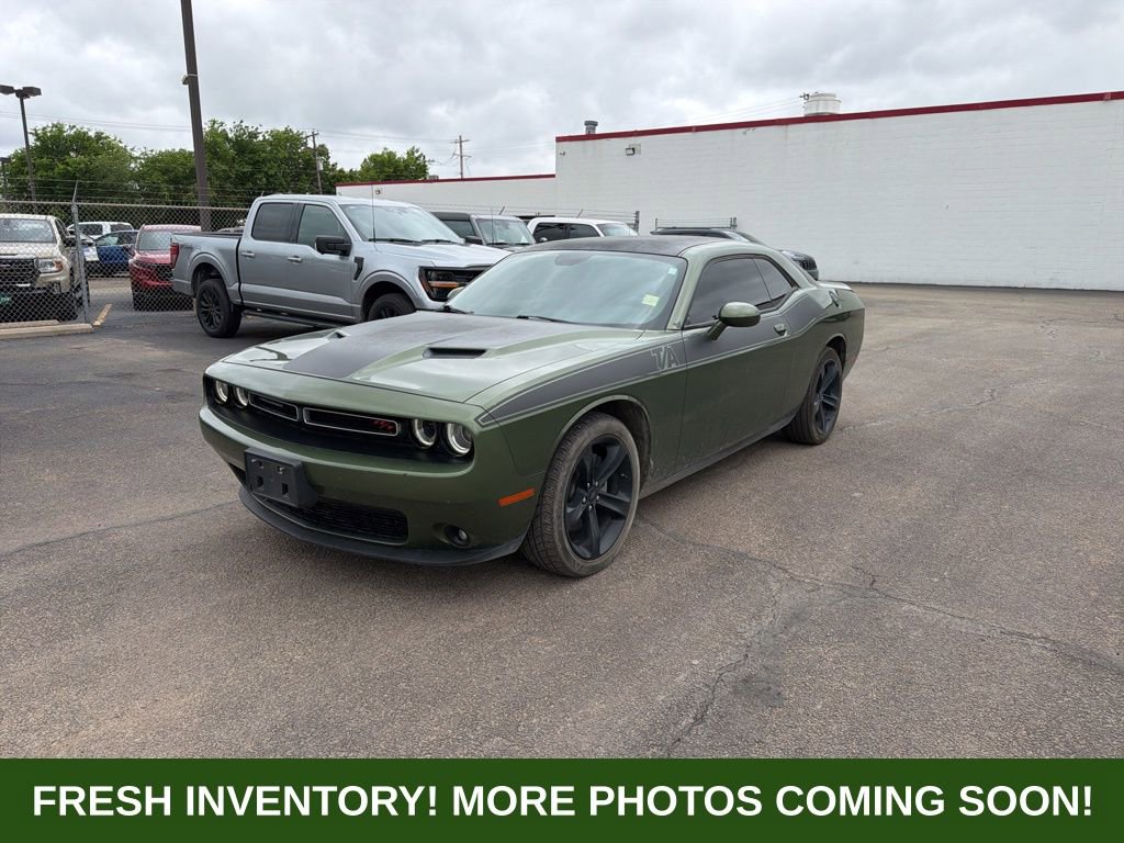 Used 2018 Dodge Challenger R/T w/ Driver Convenience Group RWD image 3