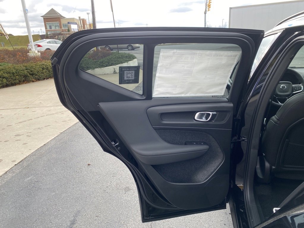 New 2024 Volvo XC40 Recharge Ultimate w/ Protection Package Premier image 29
