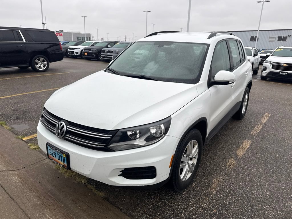 Used 2017 Volkswagen Tiguan S AWD/4WD image 3