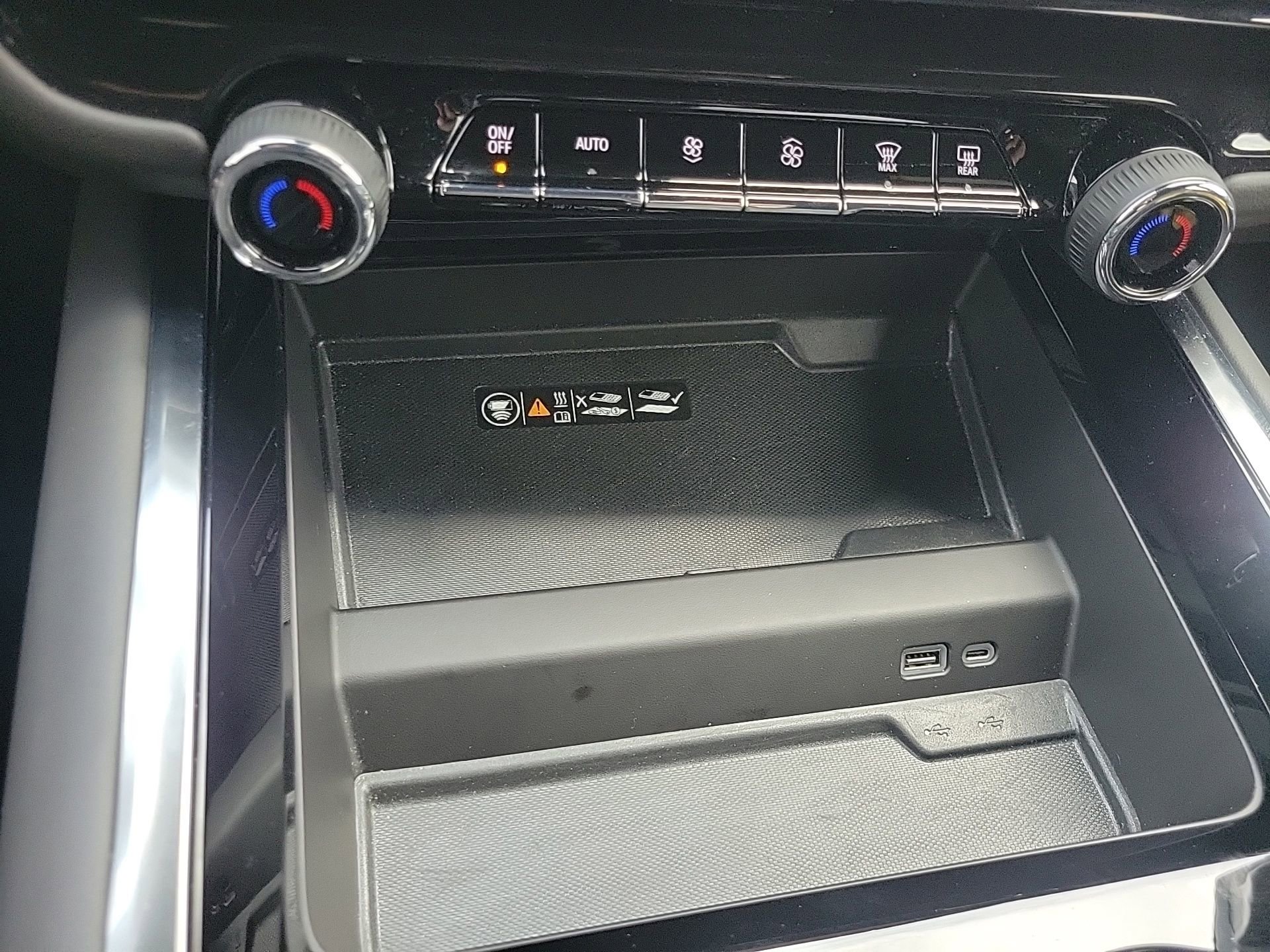 Used 2025 Chevrolet Tahoe High Country RWD image 32