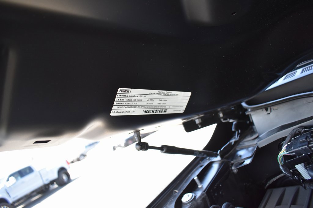 Used 2025 Ford F350 Lariat image 39