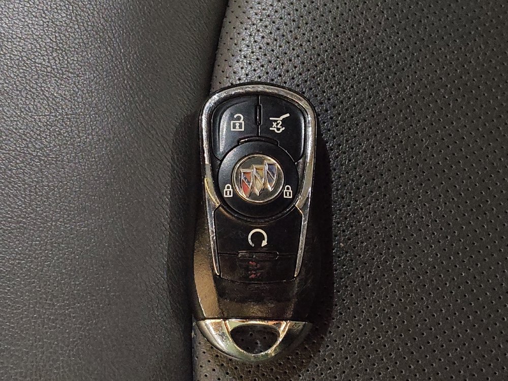 Used 2020 Buick Enclave Essence w/ Sport Touring Edition FWD image 32