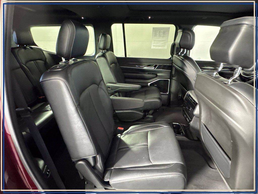 Used 2022 Jeep Wagoneer Series III w/ Premium Group I AWD/4WD image 40