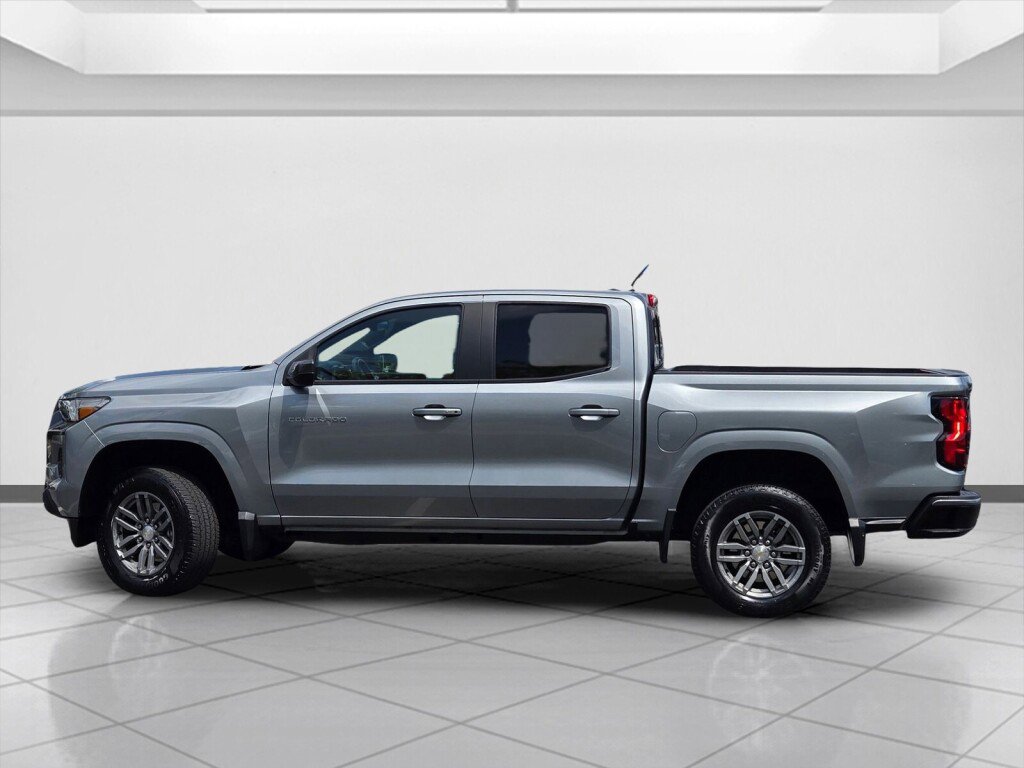 Used 2023 Chevrolet Colorado LT w/ LT Convenience Package RWD image 8