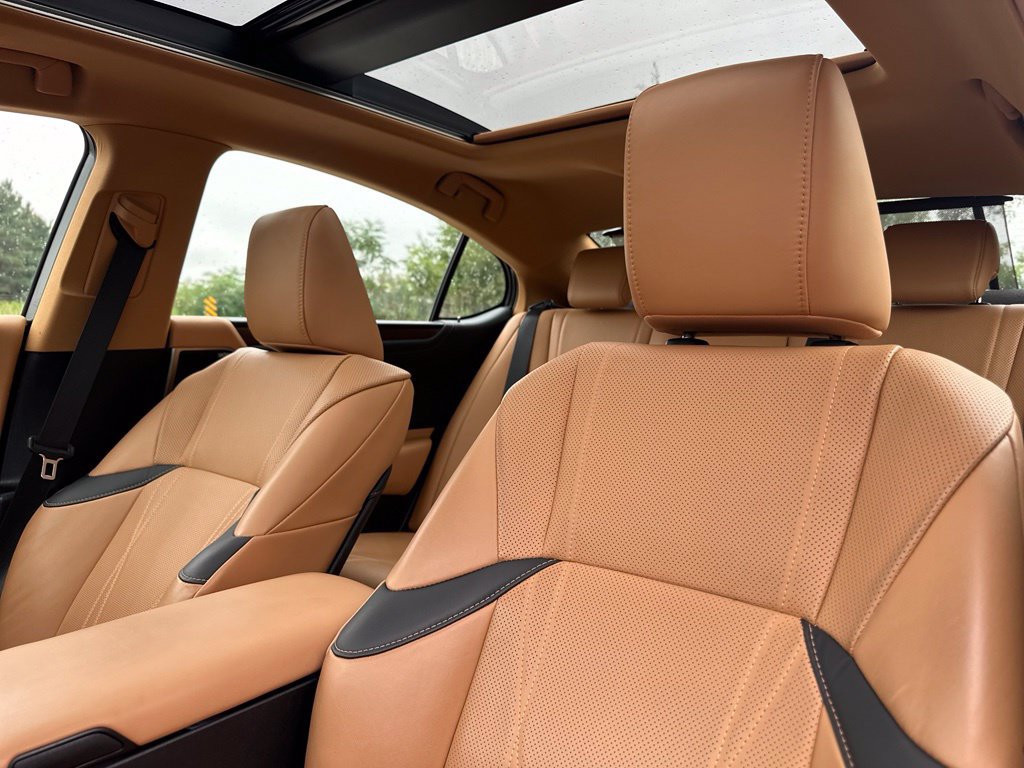 Used 2024 Lexus ES 350 w/ Accessory Package (Z1) FWD image 15