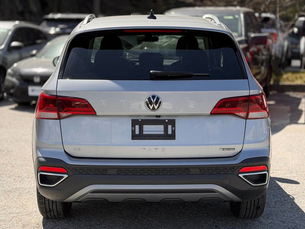 Used 2024 Volkswagen Taos SE AWD/4WD image 4