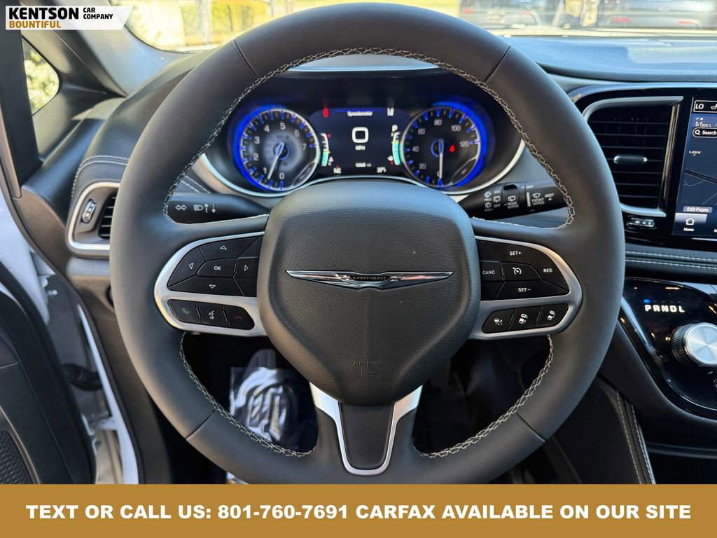 Used 2026 Chrysler Pacifica Limited image 15