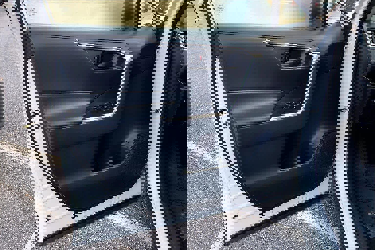 Certified 2021 Toyota RAV4 LE image 21