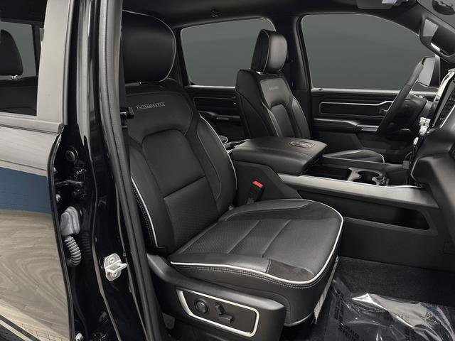 Used 2025 RAM 1500 Laramie w/ Sport Appearance Package image 31