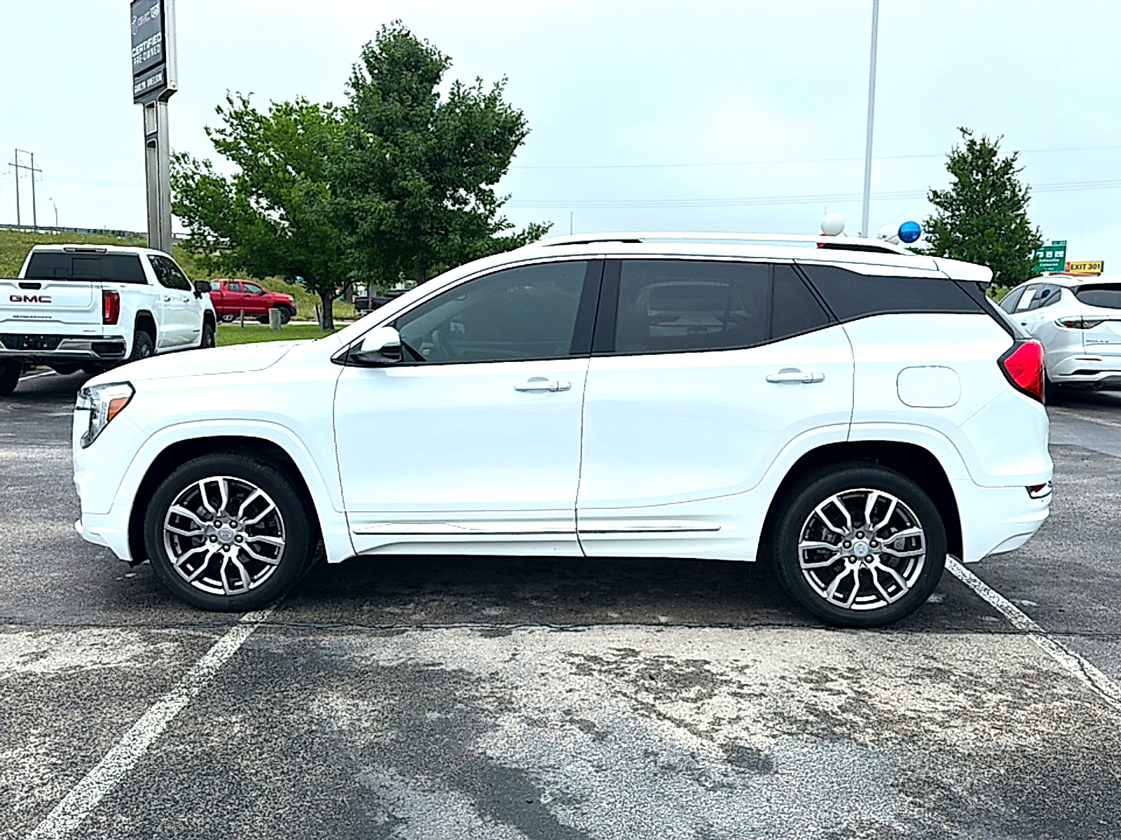 Used 2023 GMC Terrain Denali AWD/4WD image 5