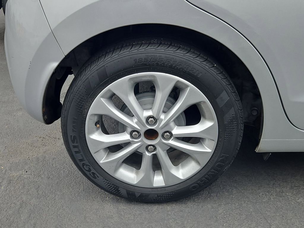 Used 2021 Chevrolet Spark LT image 30