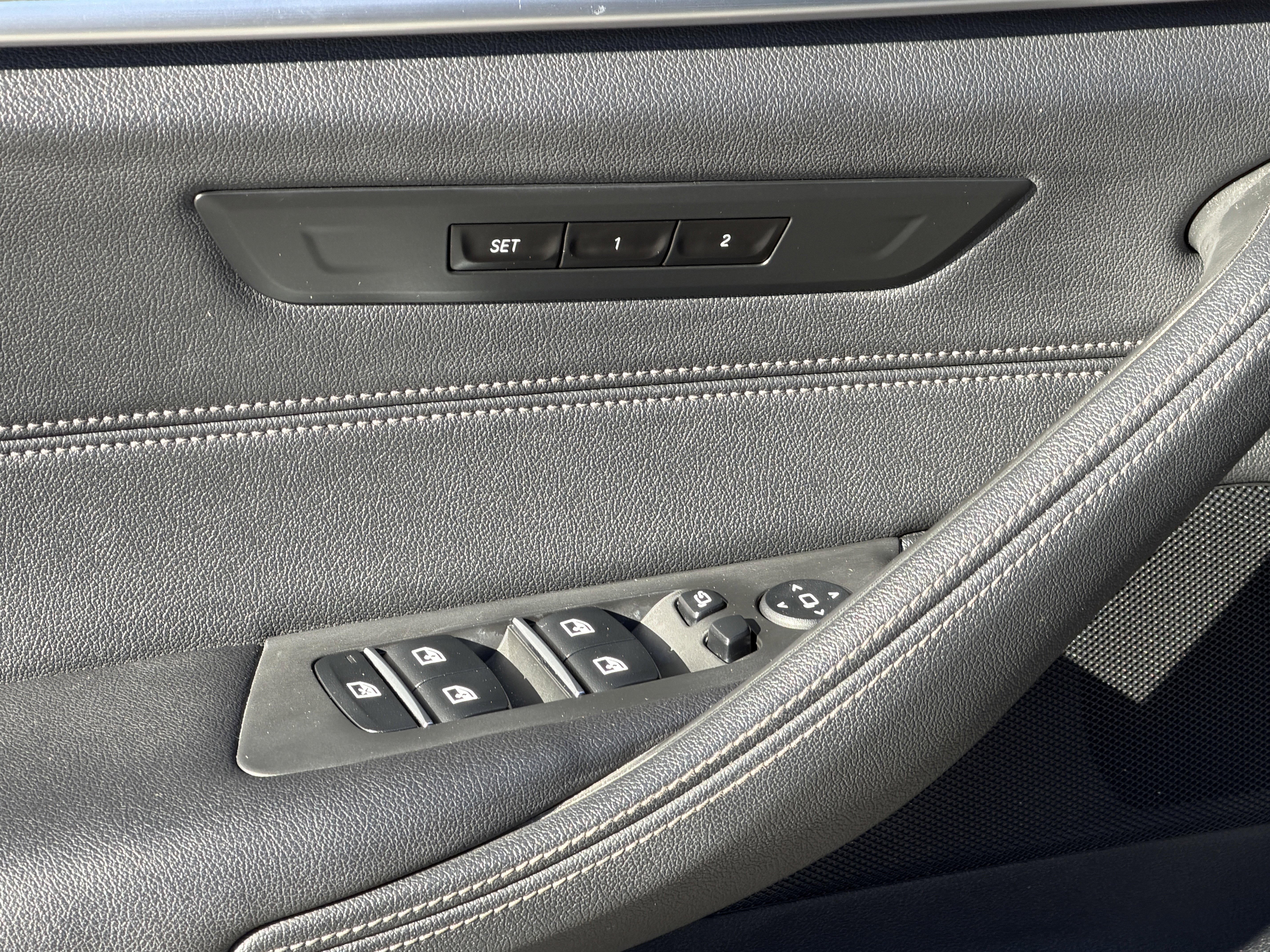 Used 2023 BMW 530i 530i w/ Convenience Package image 18