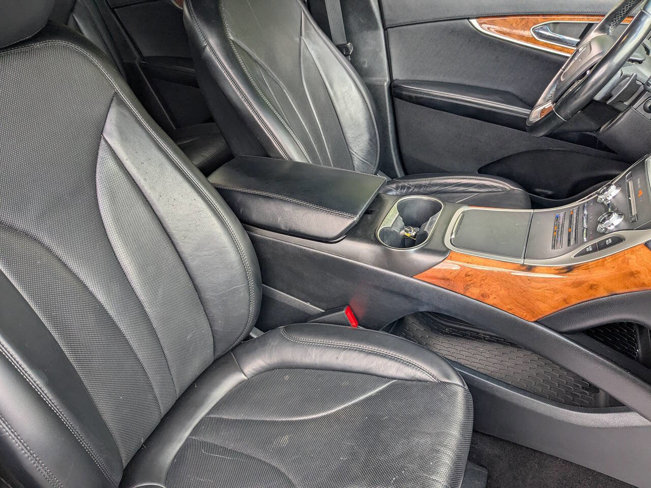 Used 2020 Lincoln Nautilus Reserve w/ Cargo Utility Package image 11