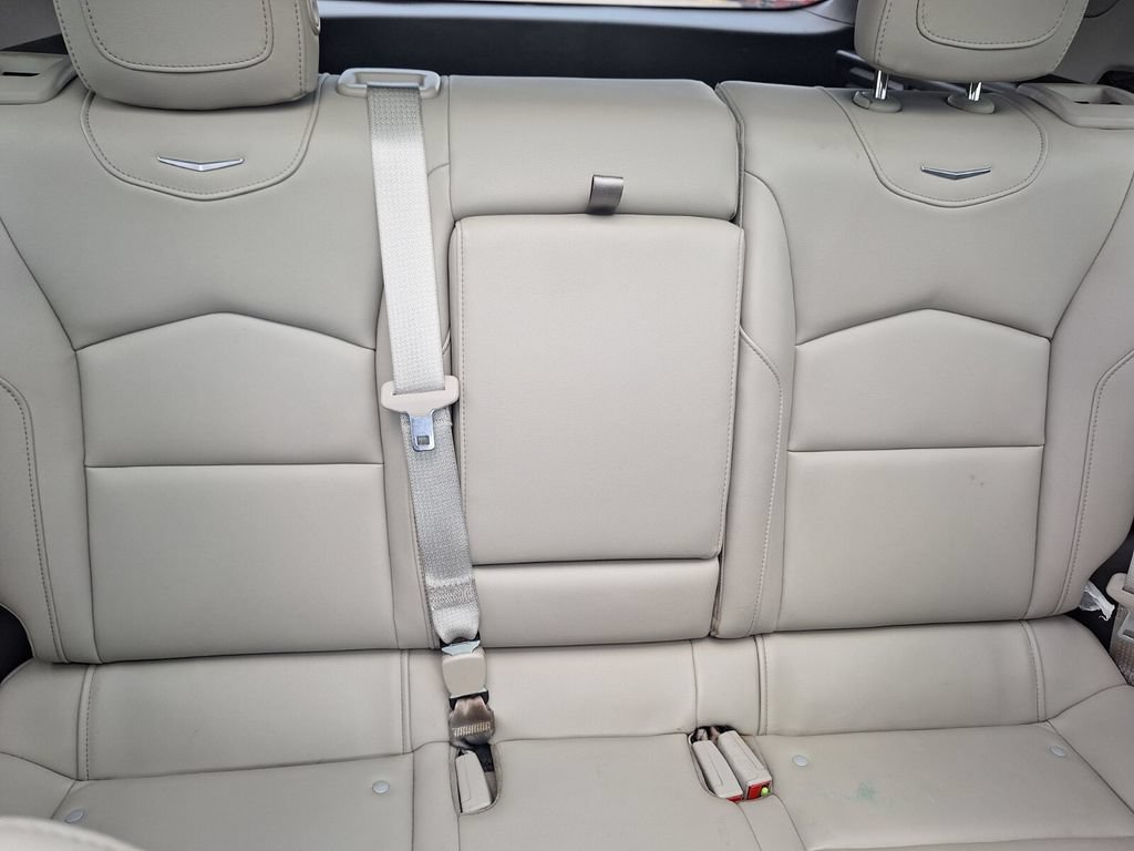 Used 2019 Cadillac XT4 Luxury FWD image 31