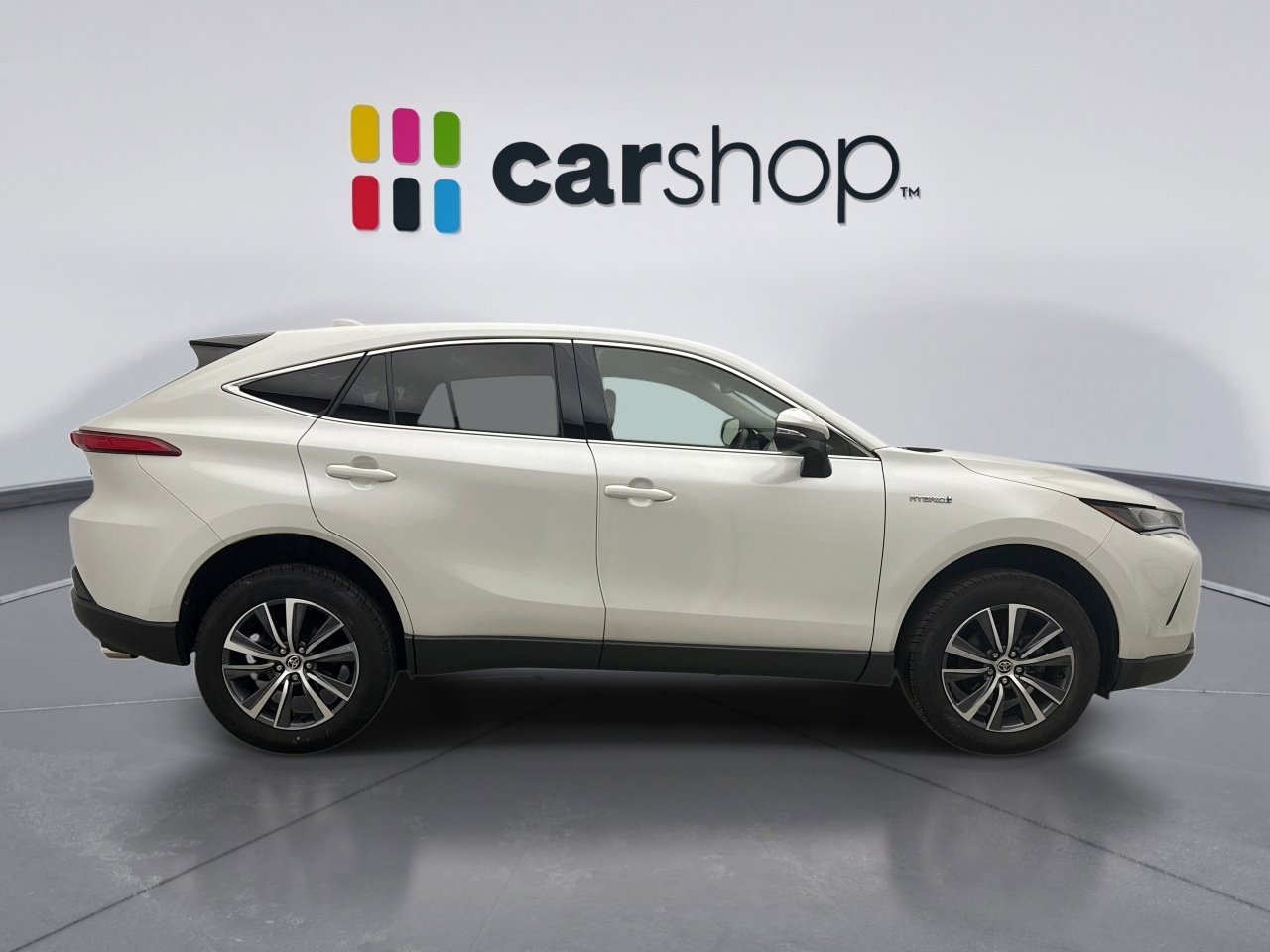 Used 2021 Toyota Venza LE w/ Carpet Mat Package (TMS) image 6