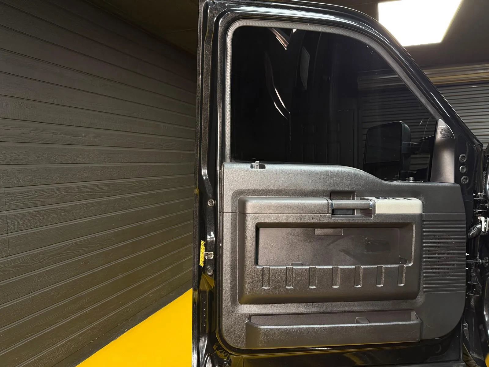 Used 2015 Ford F350 Lariat w/ Lariat Ultimate Package AWD/4WD image 21