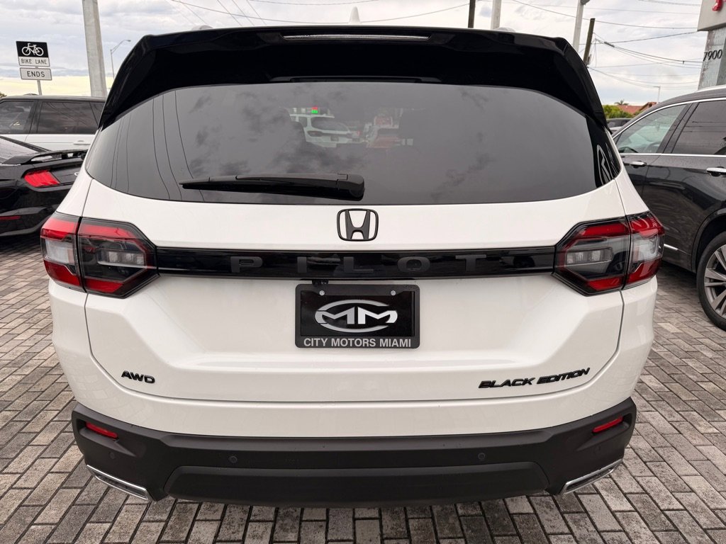 Used 2025 Honda Pilot Black Edition image 6