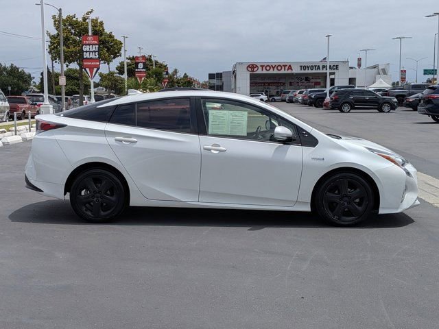 Used 2016 Toyota Prius Three Touring FWD image 4