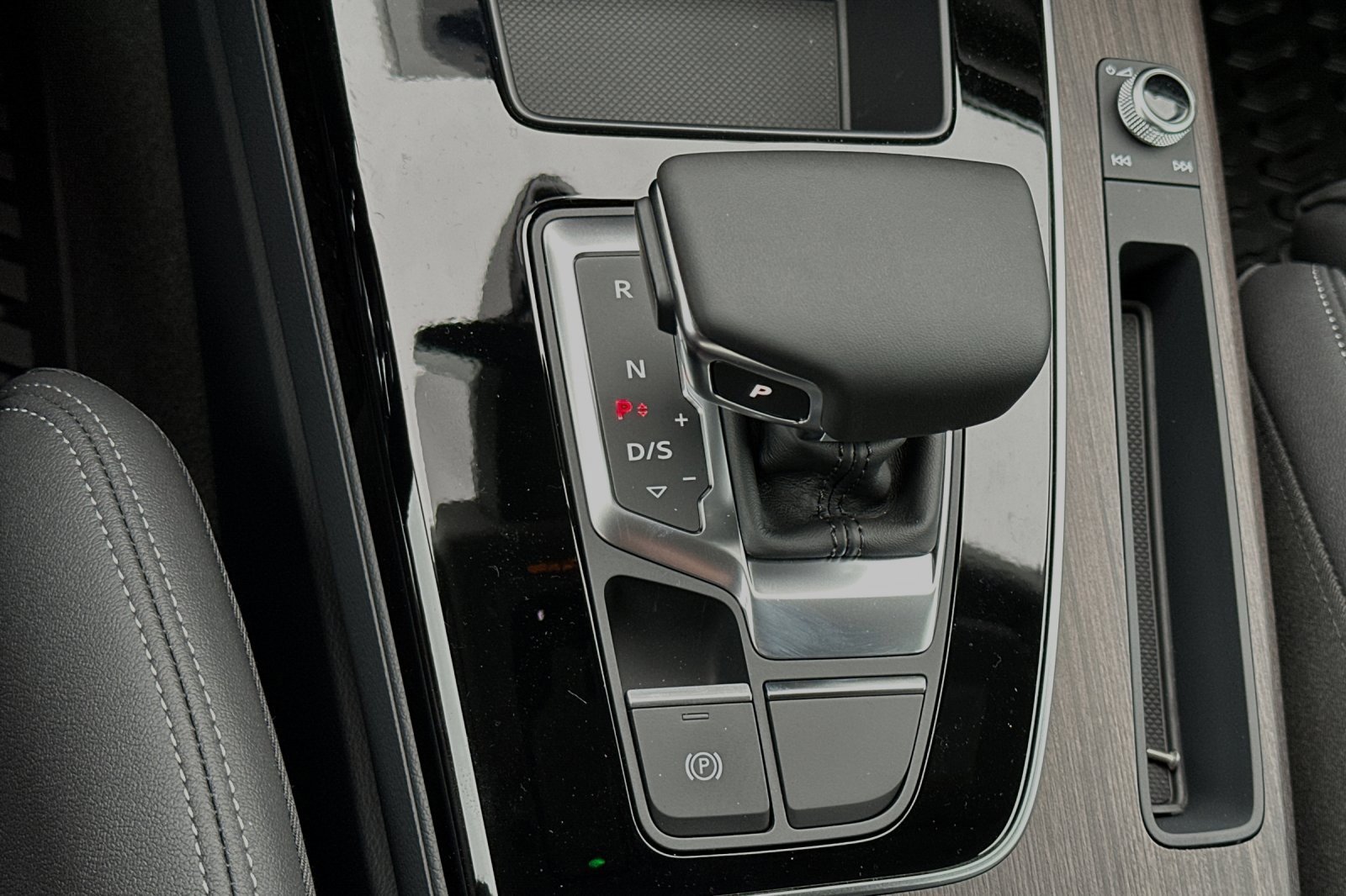 Certified 2025 Audi Q5 2.0T Premium image 20