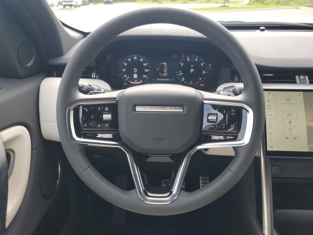 Used 2026 Land Rover Discovery Sport Landmark AWD/4WD image 29