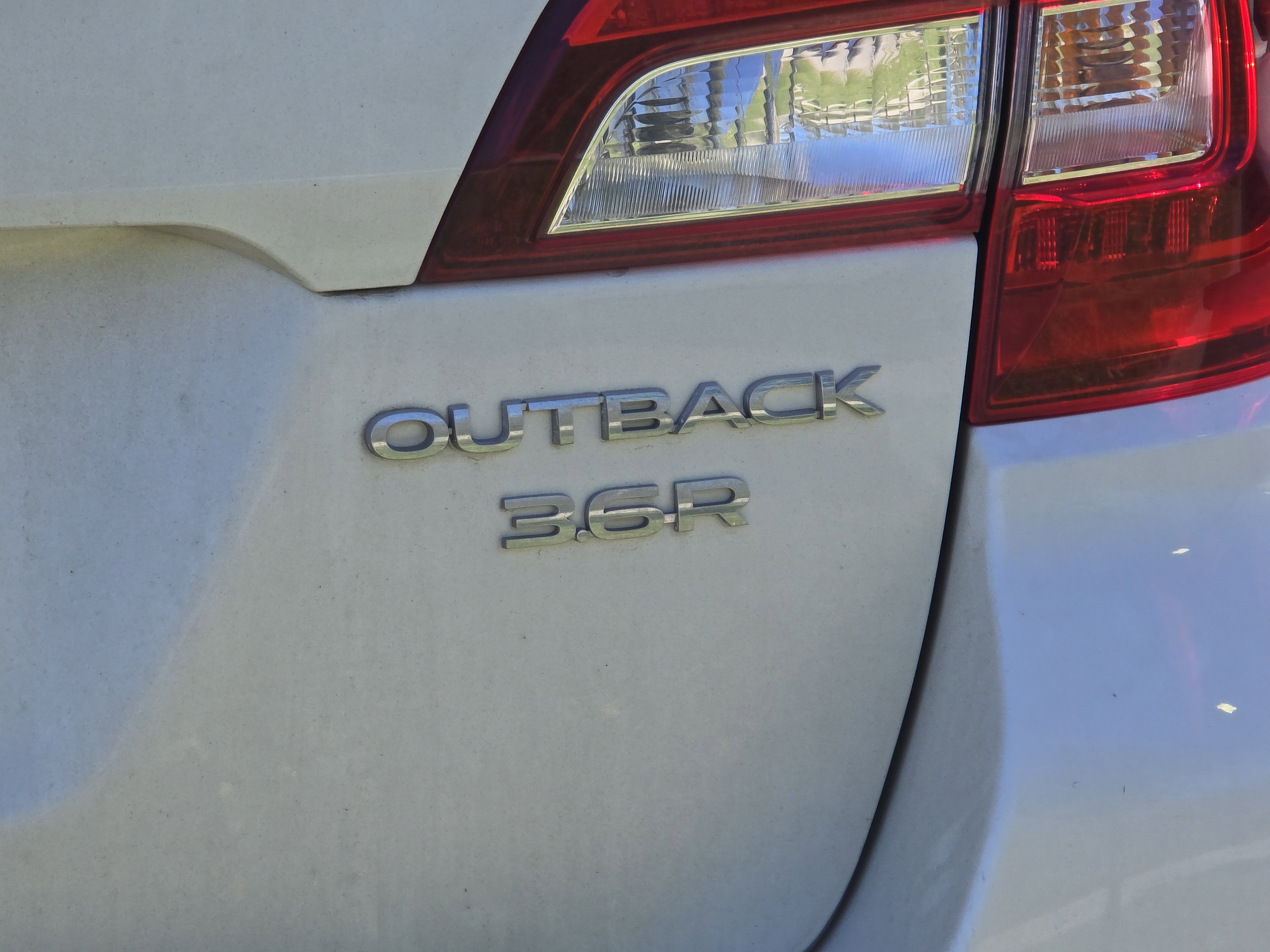 Used 2019 Subaru Outback 3.6R Touring image 4