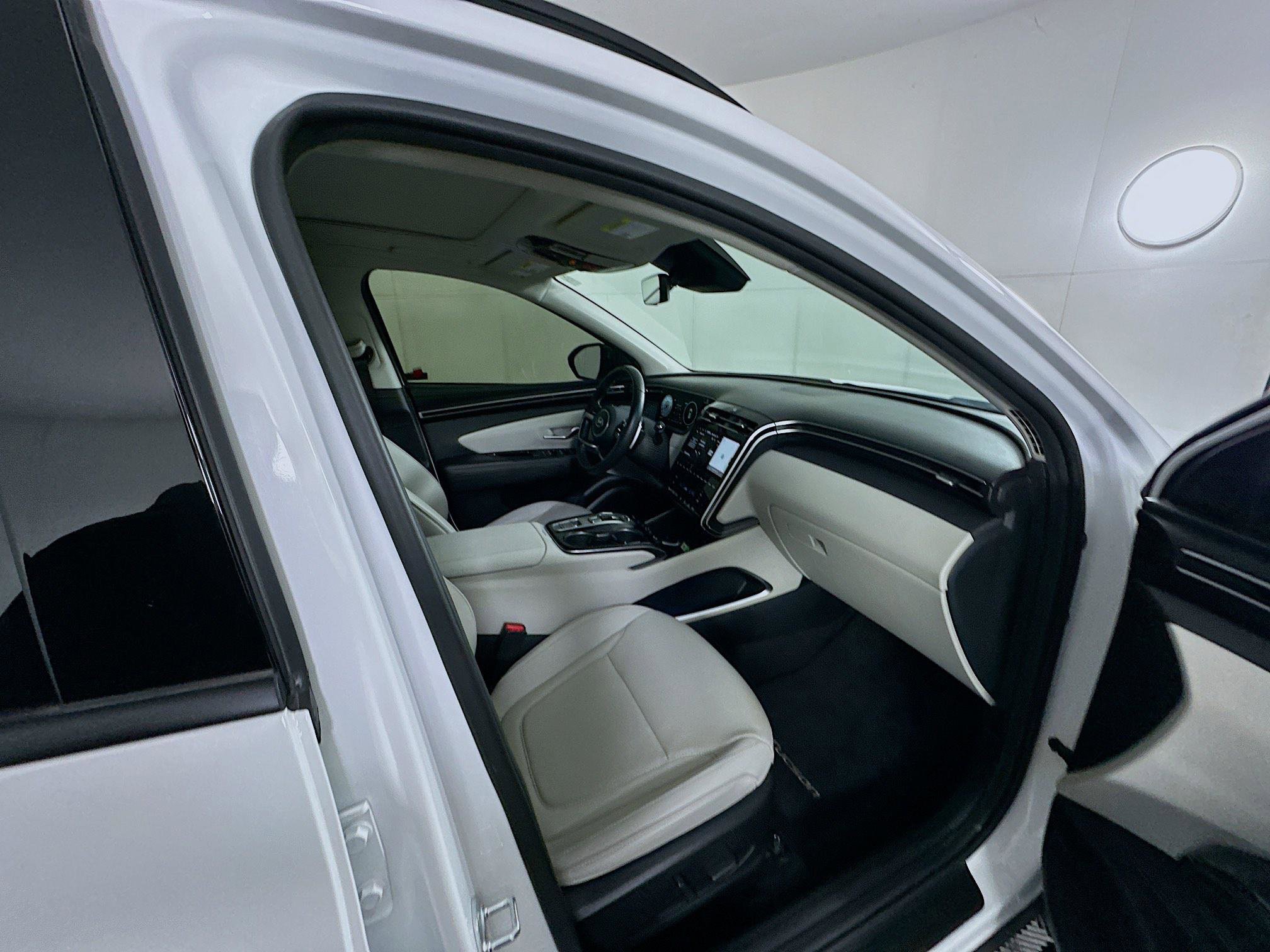 Used 2023 Hyundai Tucson Limited image 32