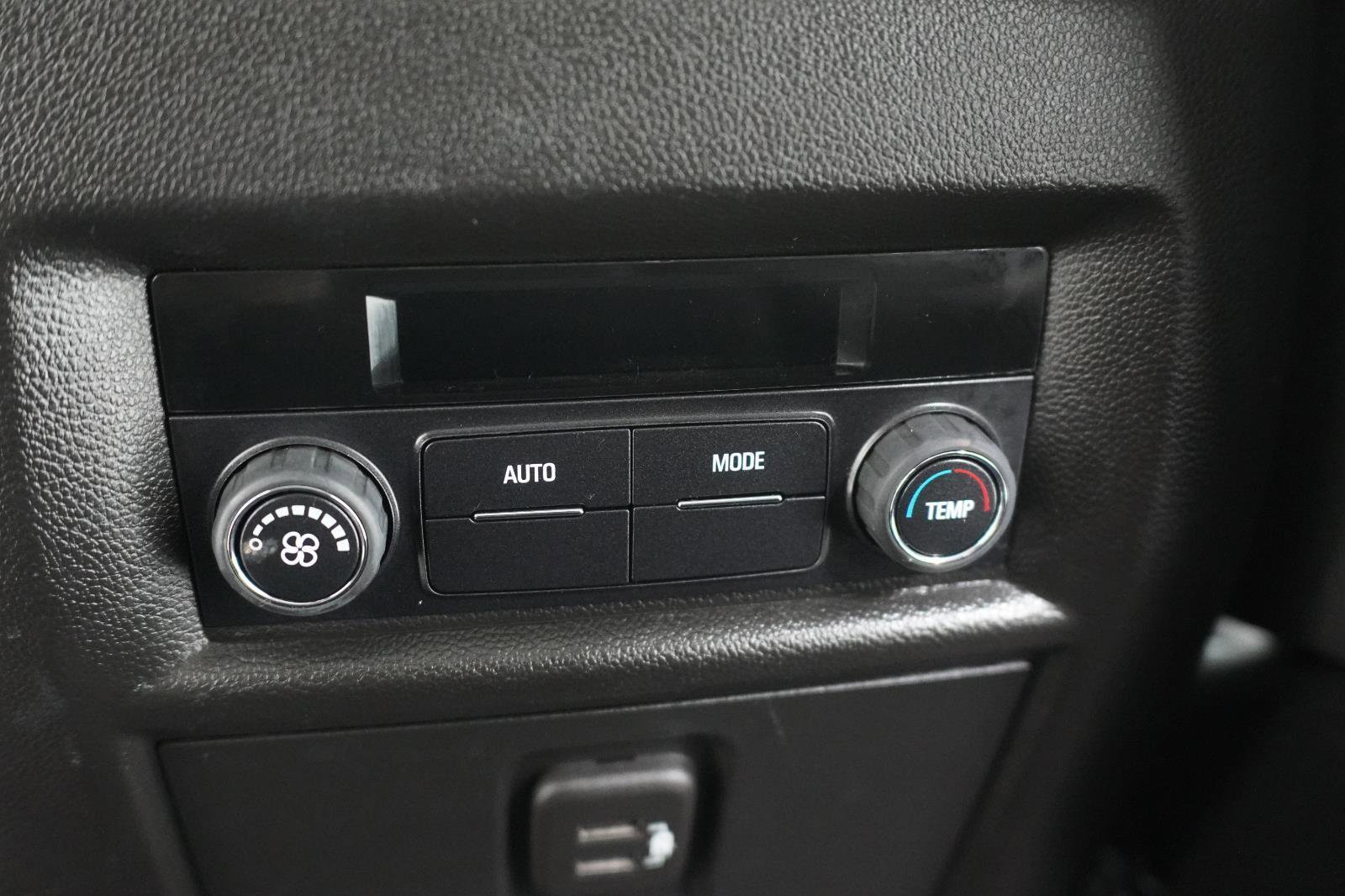 Used 2021 Chevrolet Traverse LS FWD image 33