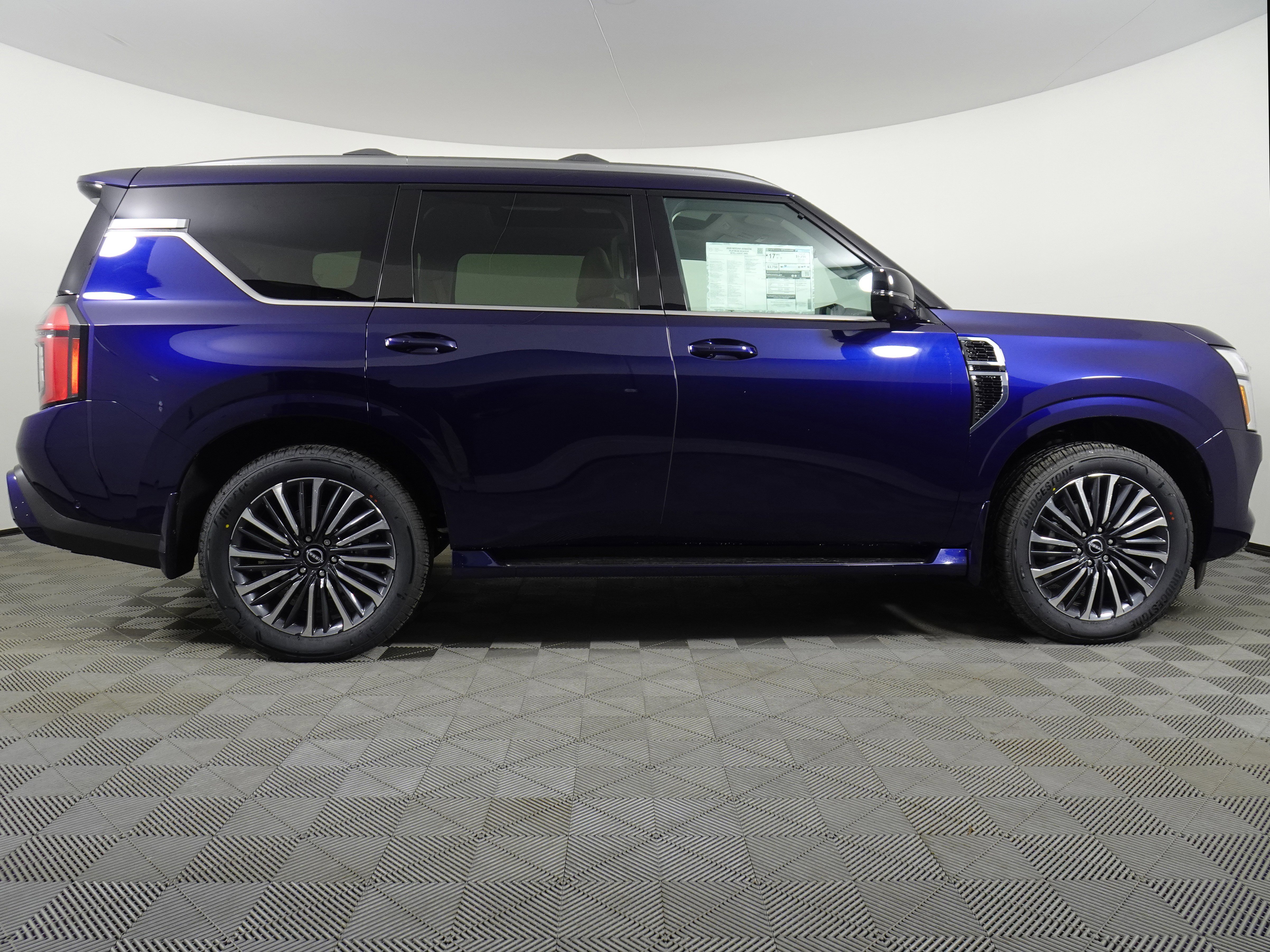 New 2025 Nissan Armada Platinum Reserve w/ Convenience Package image 2