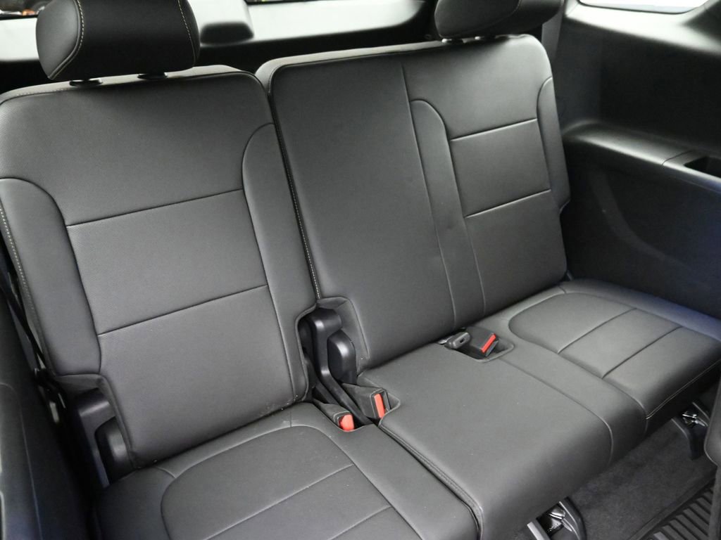 Used 2023 Chevrolet Traverse Premier image 10