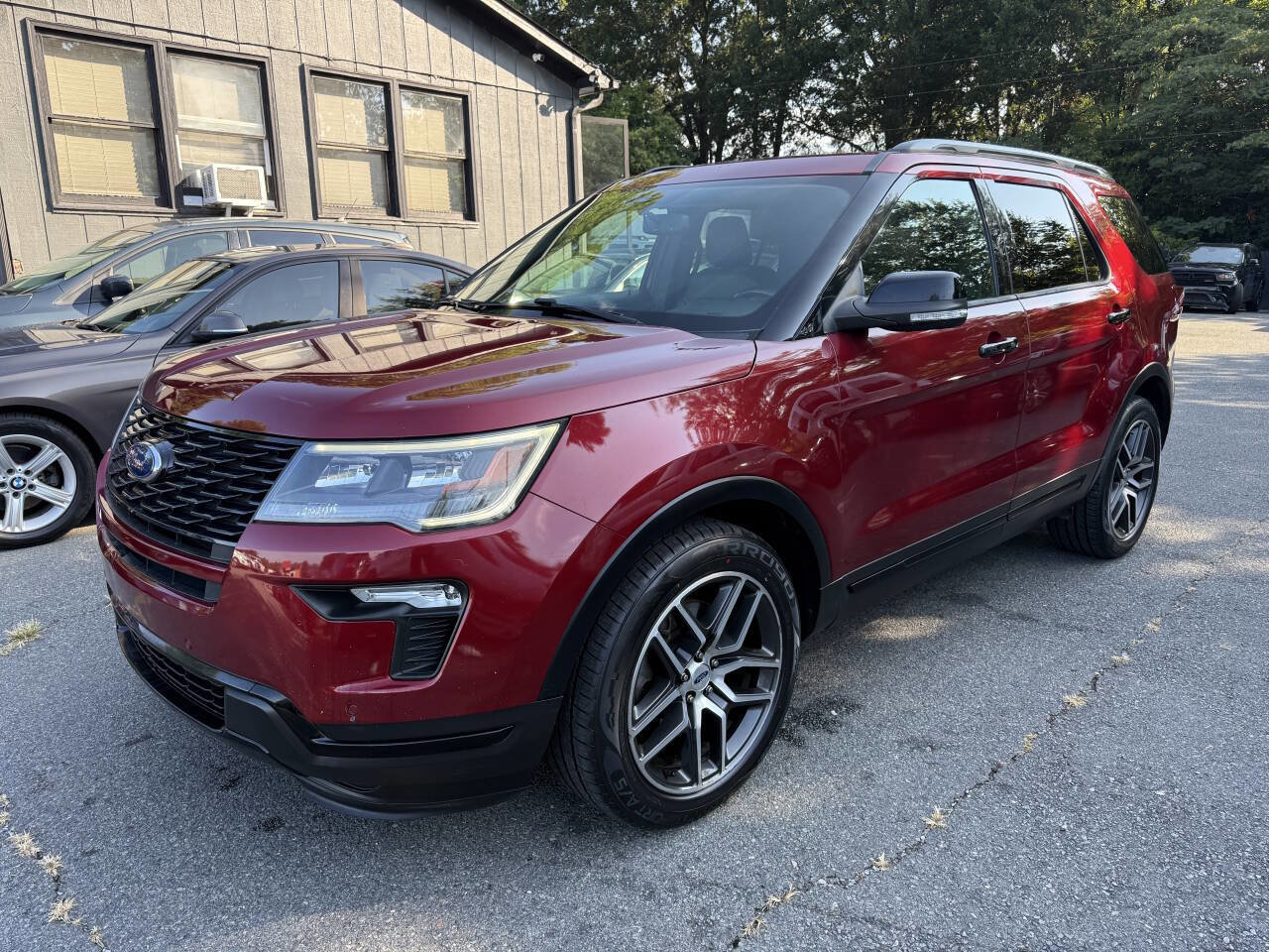 Used 2018 Ford Explorer Sport image 2