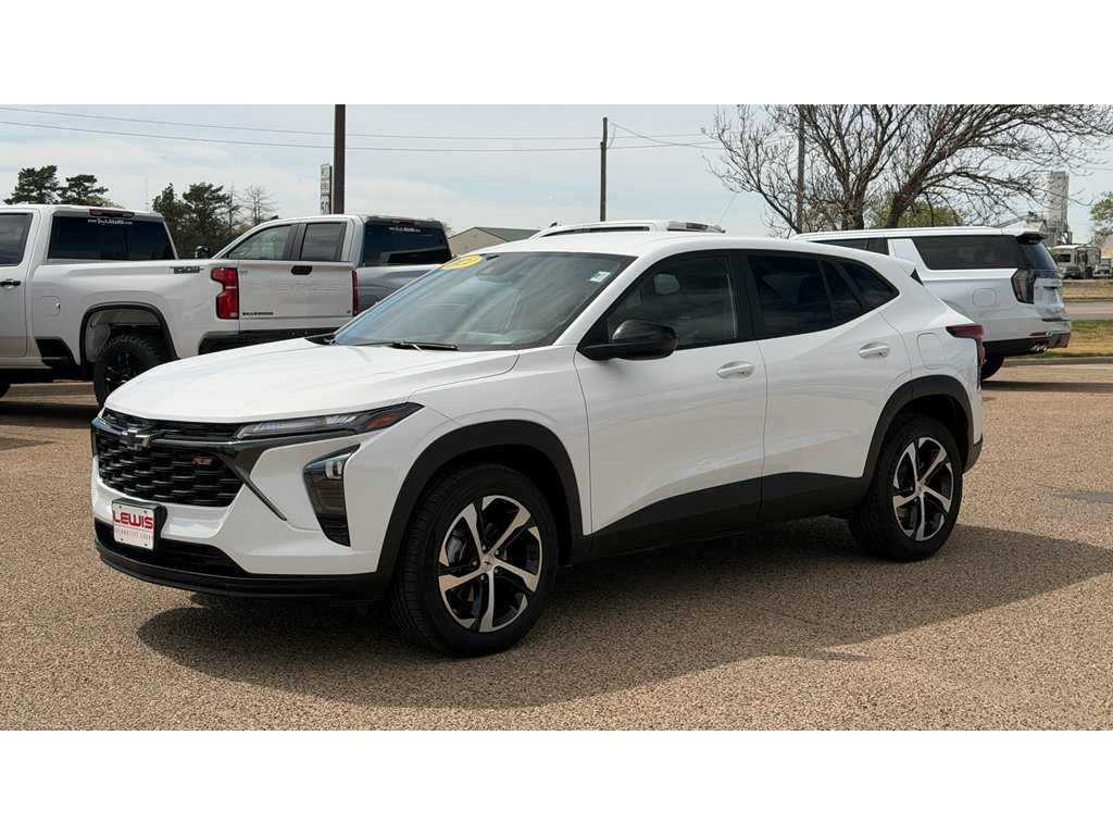Certified 2024 Chevrolet Trax RS w/ Driver Confidence Package image 4