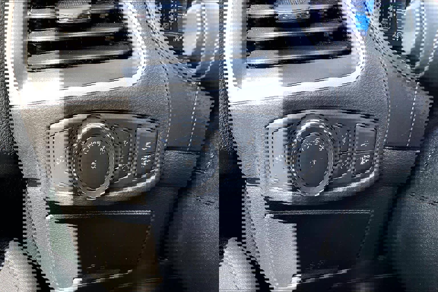 Used 2022 Ford Edge SEL w/ Convenience Package AWD/4WD image 35