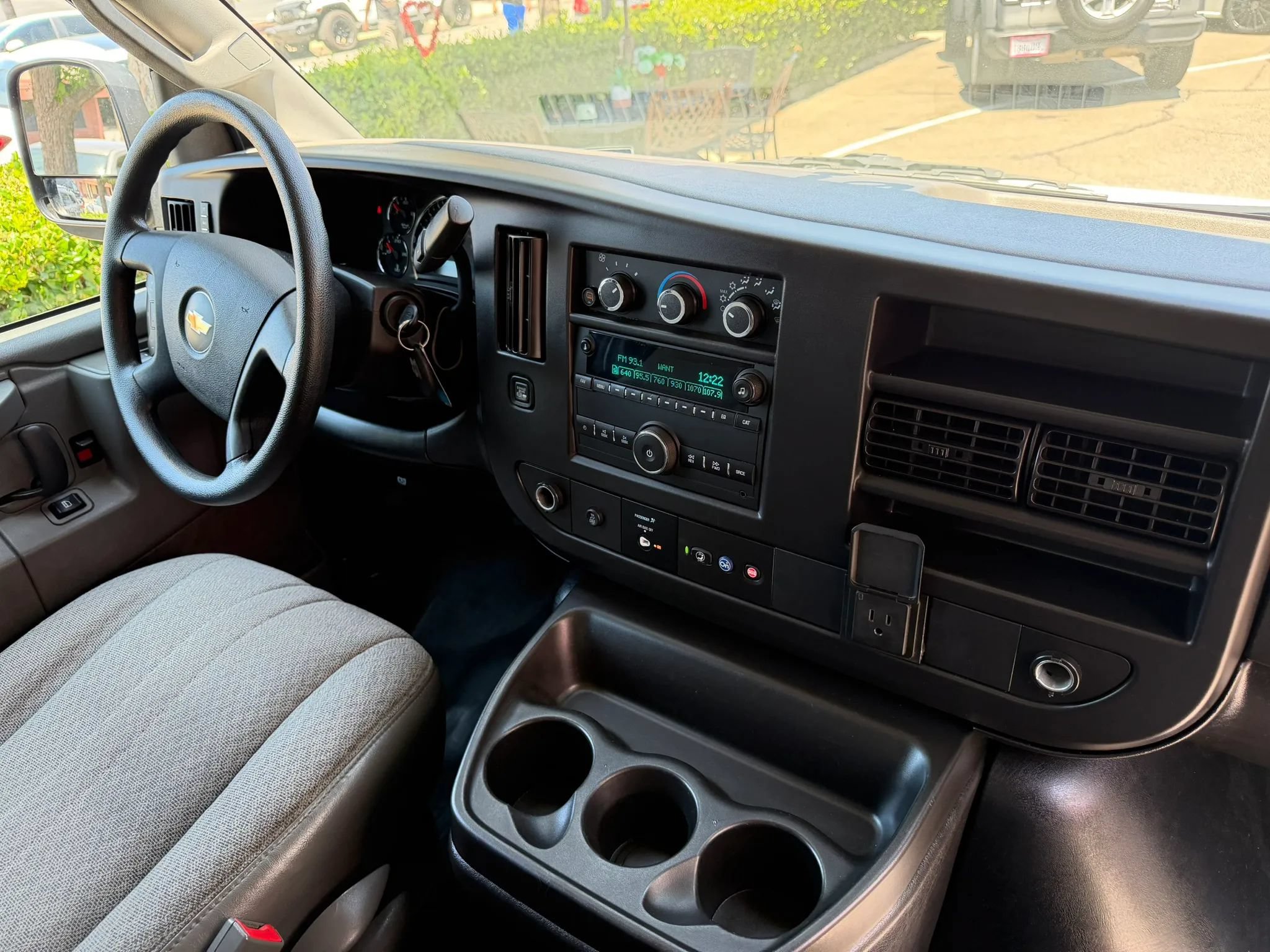 Used 2022 Chevrolet Express 2500 w/ Driver Convenience Package RWD image 22