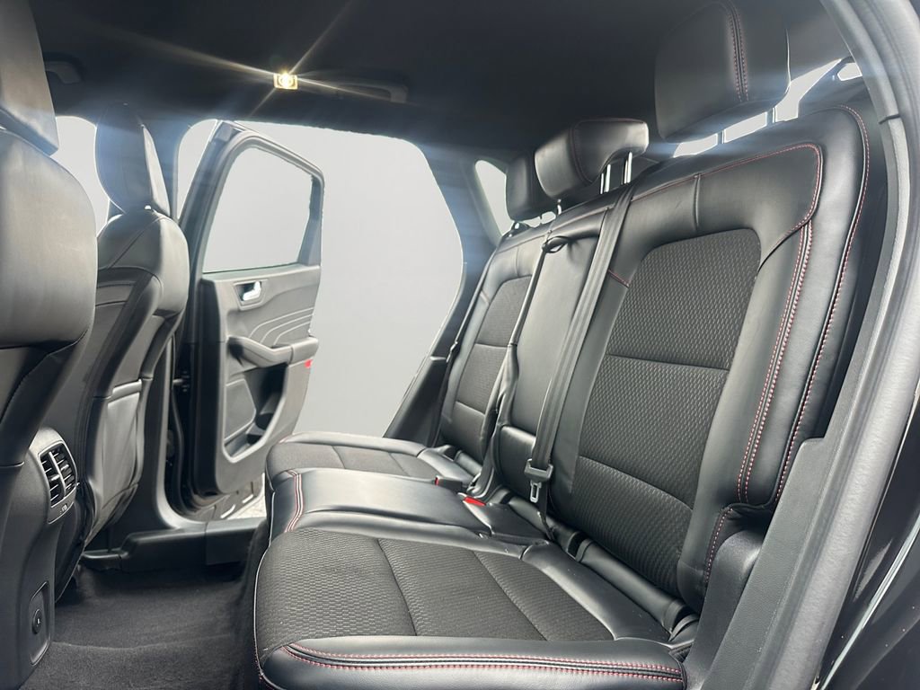 Used 2025 Ford Escape ST-Line image 25