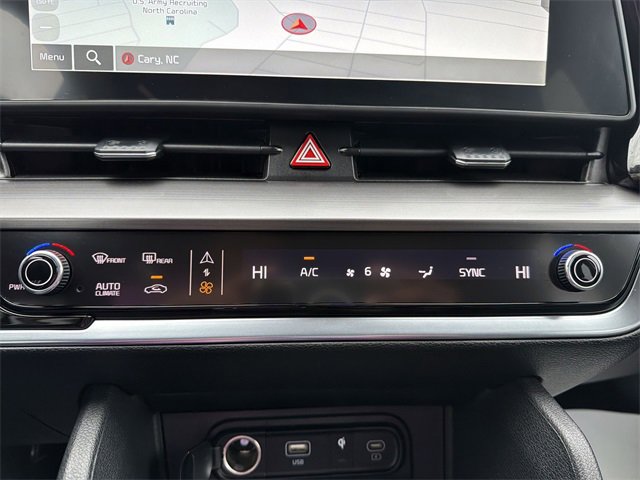 Used 2024 Kia Sportage EX image 19