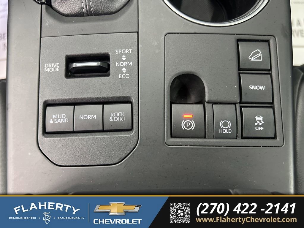 Used 2024 Toyota Highlander XLE image 31