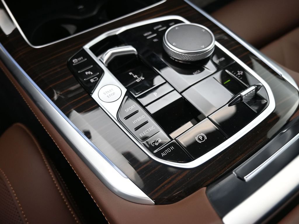 New 2026 BMW X5 xDrive50e AWD/4WD image 16