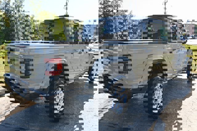 Used 2020 Jeep Gladiator Sport w/ Quick Order Package 24S image 5