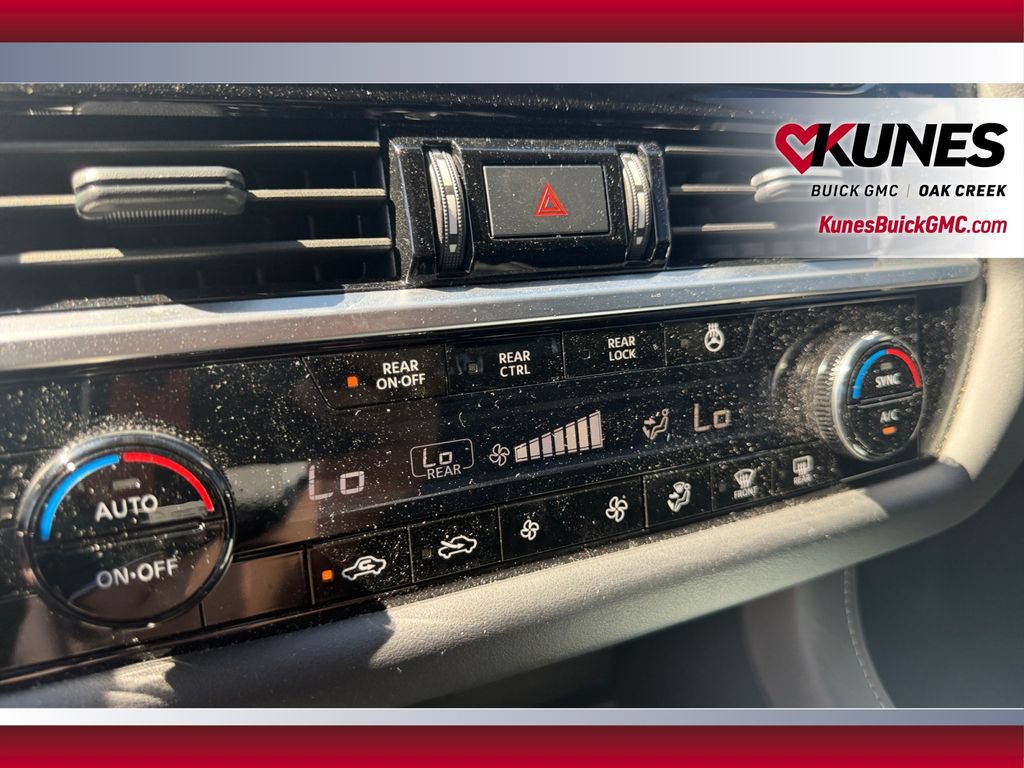 Used 2024 Nissan Pathfinder SL w/ SL Premium Package AWD/4WD image 27
