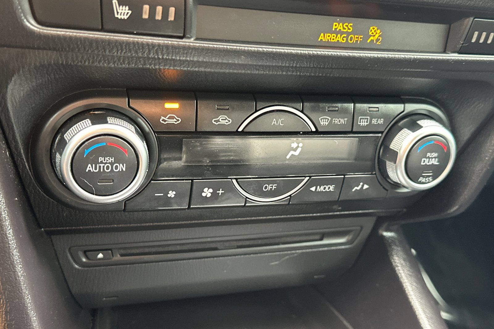 Used 2016 MAZDA MAZDA3 i Grand Touring FWD image 28