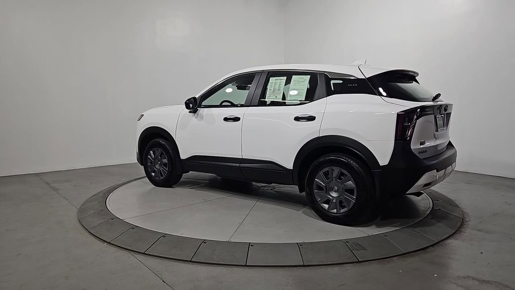 Certified 2025 Nissan Kicks S image 3