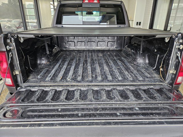Used 2015 RAM 1500 Classic SLT AWD/4WD image 10