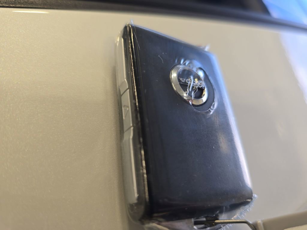 Used 2023 Volvo S90 B6 Ultimate w/ Protection Package Premier image 38