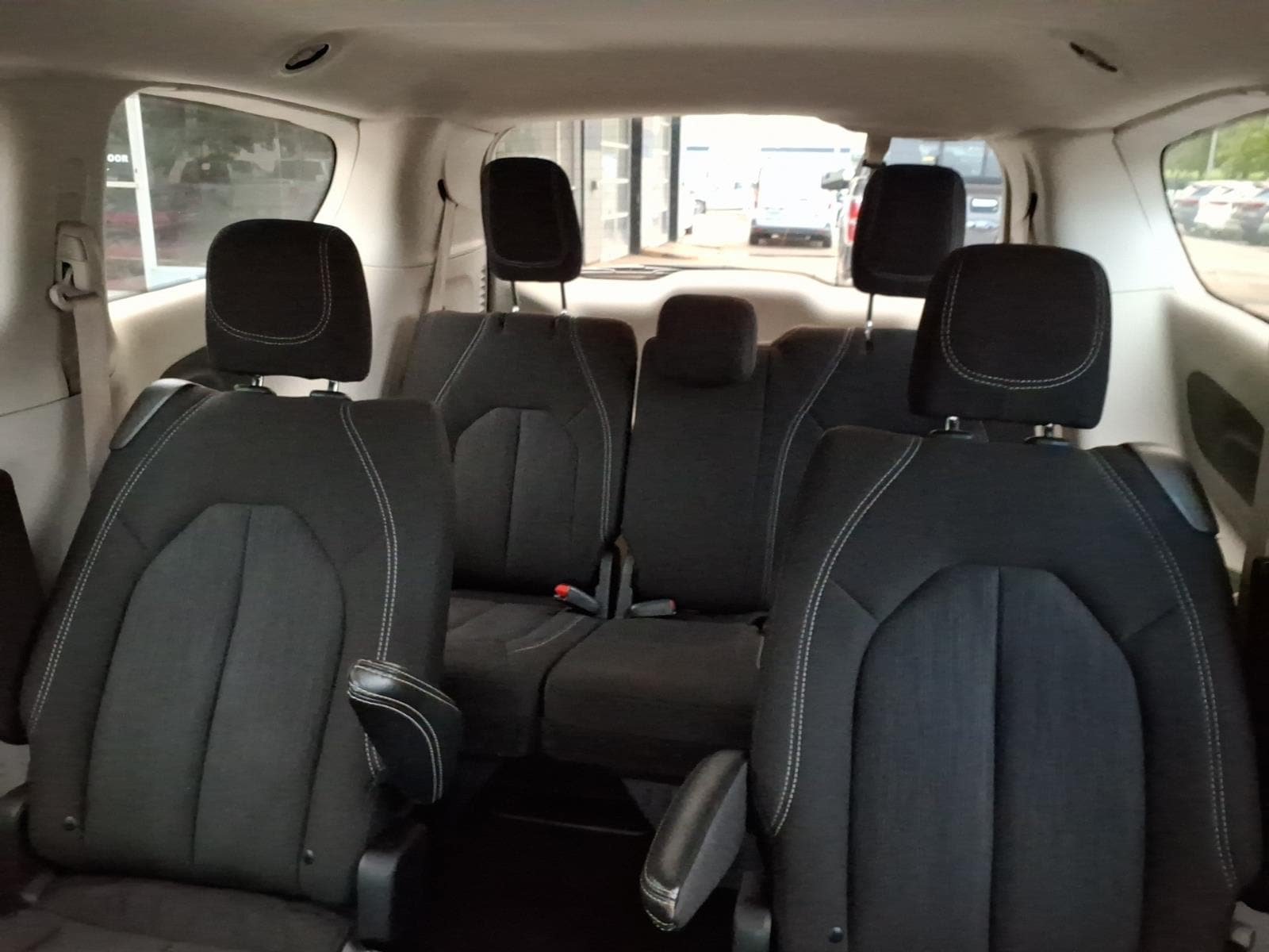 Used 2023 Chrysler Voyager LX FWD image 13