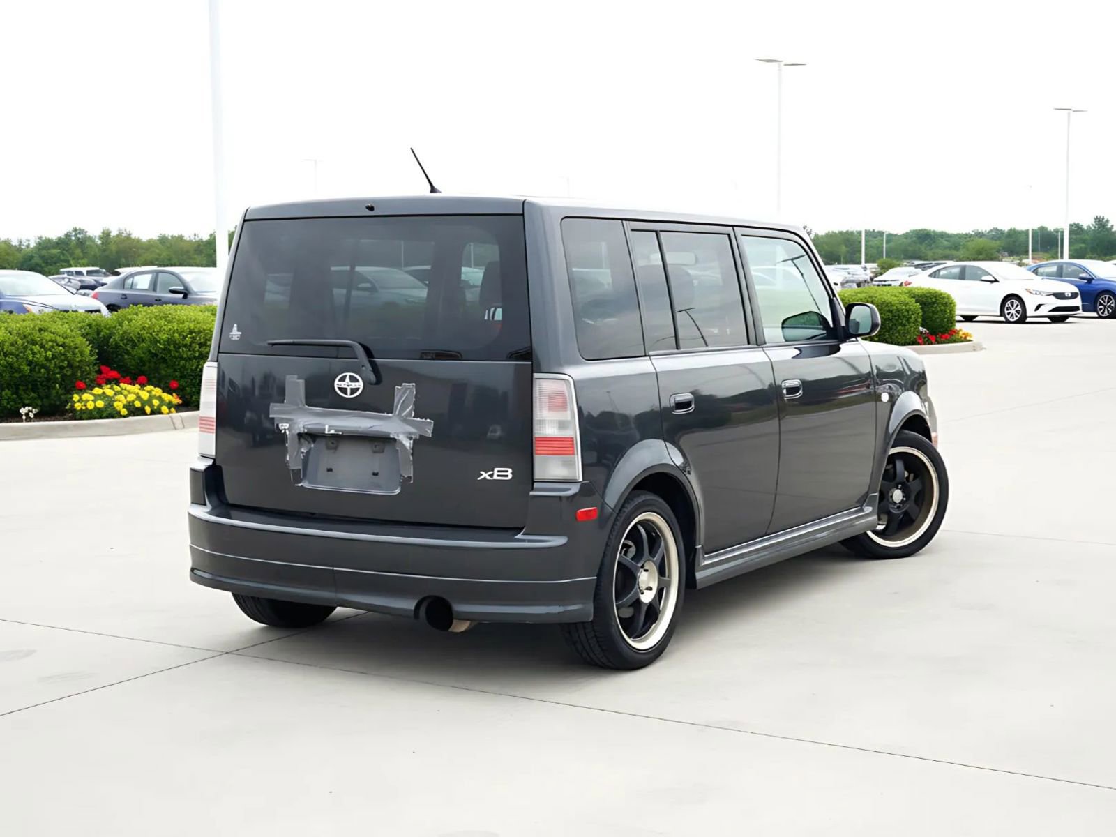 Used 2006 Scion xB Hatchback 4D image 5