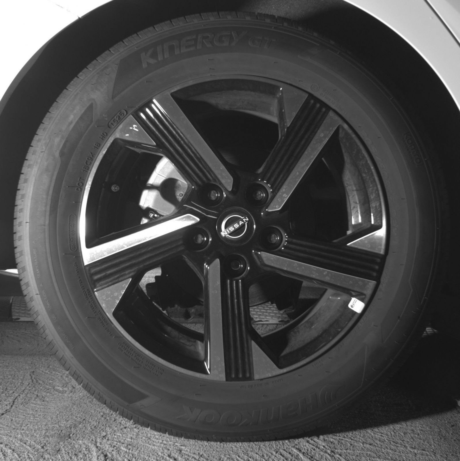 Used 2025 Nissan Sentra SV FWD image 18