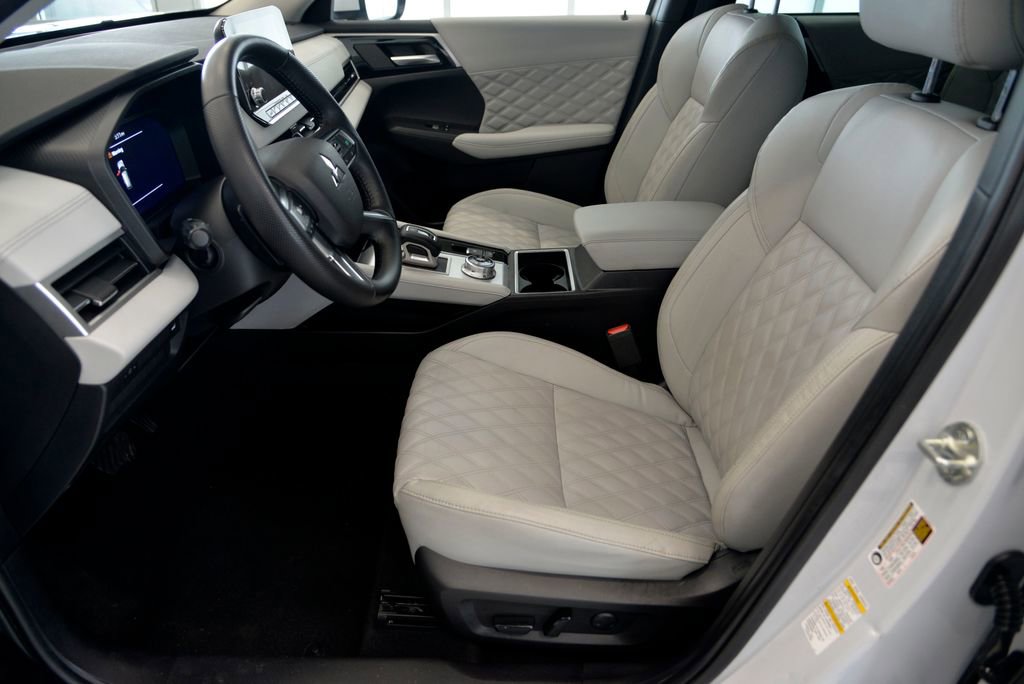 Used 2023 Mitsubishi Outlander SEL image 15